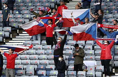 Evropu straší migrující fotbaloví fanoušci. Zůstaňte raději u televize, radí Vojtěch Euro 2020: Skotsko - Česko (čeští fanoušci) | na serveru Lidovky.cz | aktuální zprávy