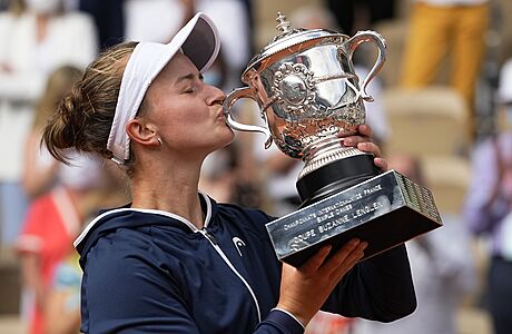 VIDEO: Životní úspěch české tenistky. Krejčíková ovládla pařížské finále a senzačně získala grandslam Barbora Krejčíková slaví svůj první grandslamový titul ve dvouhře. | na serveru Lidovky.cz | aktuální zprávy
