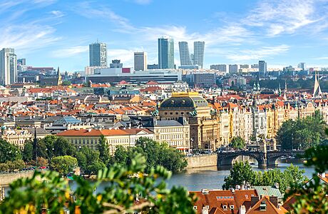 Stavíme málo a draze. Mezi metropolemi zemí V4 je nejhorší dostupnost bydlení v Praze Hlavní město Praha | na serveru Lidovky.cz | aktuální zprávy