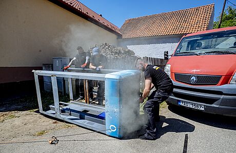 Padla poslední telefonní budka v Česku. | na serveru Lidovky.cz | aktuální zprávy Padla poslední telefonní budka v Česku. | na serveru Lidovky.cz | aktuální zprávy