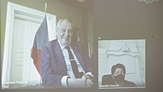 Prezident Zeman u soudu hájil privatizaci Mostecké uhelné. Nešlo o strategickou firmu, tvrdí Prezident Miloš Zeman vypovídá u soudu prostřednictvím aplikace Skype. | na serveru Lidovky.cz | aktuální zprávy