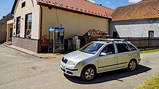 Poslední telefonní budka v Česku v obci Hlubyně