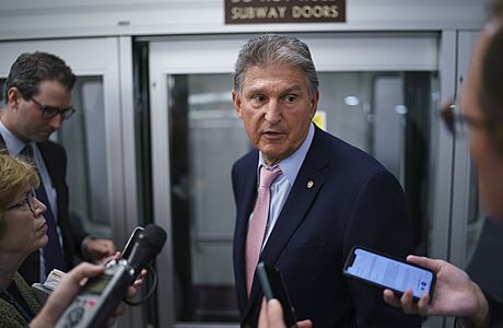 Biden narazil ve vlastních řadách. Jeho velké plány komplikuje demokratický senátor Manchin Demokratický Senátor Joe Manchin ze Západní Virginie. | na serveru Lidovky.cz | aktuální zprávy