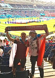Myslím si, že UEFA musí být z Eura dost zklamaná, hlásí český fanoušek z Británie Čeští fanoušci Patrik Huber a Tomáš Pavlík na ME v zápase s Chorvatskem | na serveru Lidovky.cz | aktuální zprávy