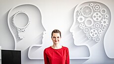 Test developer Eva Fišerová v Siemens Advanta kontroluje, zda webové stránky,... | na serveru Lidovky.cz | aktuální zprávy