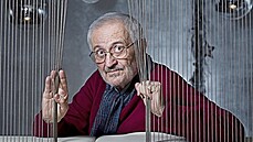 Chodit k volbám je pořád důležité, tvrdí 78letý slovenský herec, humorista,... Chodit k volbám je pořád důležité, tvrdí 78letý slovenský herec, humorista,...