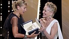 Hlavní cenu v Cannes tentokrát pedávala ena en. Francouzská reisérka Julie...