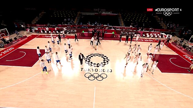 Nad logem si podávají trenér českých basketbalistů Ronnen Ginzburg ruce s... | na serveru Lidovky.cz | aktuální zprávy Nad logem si podávají trenér českých basketbalistů Ronnen Ginzburg ruce s... | na serveru Lidovky.cz | aktuální zprávy