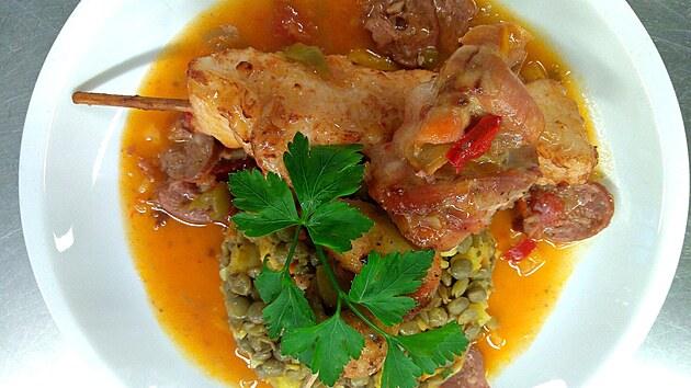 Krůtí kebab na čočkovém ragú | na serveru Lidovky.cz | aktuální zprávy Krůtí kebab na čočkovém ragú | na serveru Lidovky.cz | aktuální zprávy