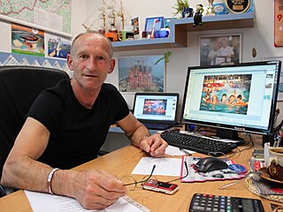 Ladislav Botek. Jako předseda České unie školního plavání se nevyhne úřadování,... Ladislav Botek. Jako předseda České unie školního plavání se nevyhne úřadování,...