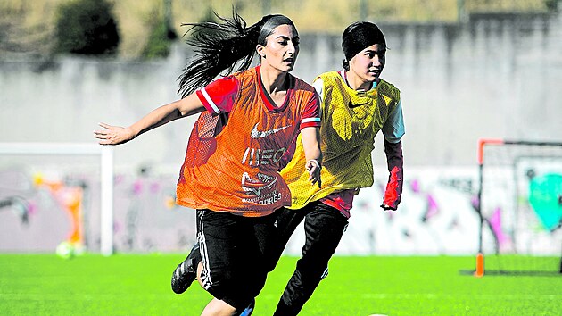 Hráčkám afghánské reprezentace se povedlo dostat ze země už v září a útočiště... | na serveru Lidovky.cz | aktuální zprávy Hráčkám afghánské reprezentace se povedlo dostat ze země už v září a útočiště... | na serveru Lidovky.cz | aktuální zprávy