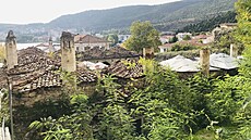 Kastoria, rozpadající se stechy osmanského karavanseraje, který slouil jako...