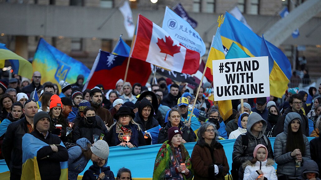 Shromádní na podporu Ukrajiny v Torontu