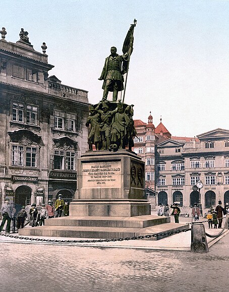 Pomník marála Radeckého byl odhalen 13. listopadu 1858 na Malostranském...