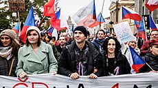 Demonstrace a pochod proti ČT 17. listopadu byla pro Vrabela (uprostřed) spíše... Demonstrace a pochod proti ČT 17. listopadu byla pro Vrabela (uprostřed) spíše...