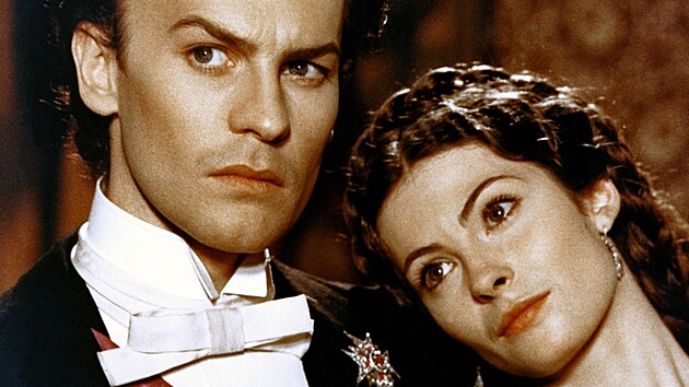 Helmut Berger a Sonia Petrovna ve filmu Ludwig II.