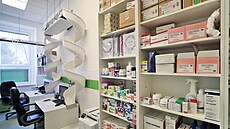 Lékárna - centrální laboratoř. Lékárna - centrální laboratoř.