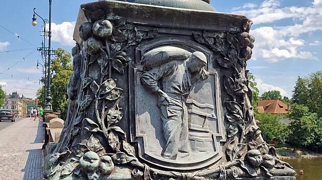 Ozdobné kandelábry a jejich dekorace