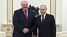 Bloruský diktátor Alexandr Lukaenko se s lídrem Kremlu Vladimirem Putinem...