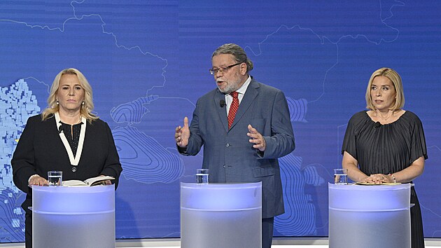 Debata Naše Evropa vysílaná na TN live, webovém portálu TV NOVA, před volbami do Evropského parlamentu (6. června 2024). Zleva Klára Dostálová (ANO), Alexandr Vondra (Spolu) a Danuše Nerudová (STAN).