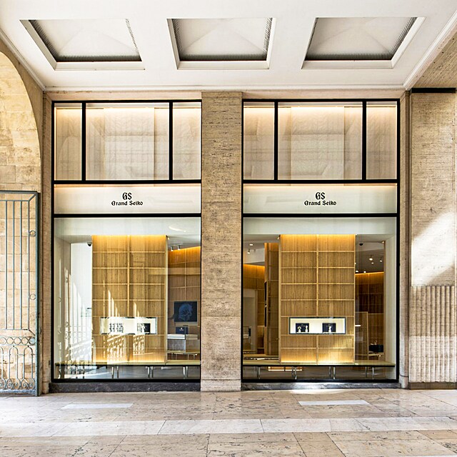 Butik japonské hodinářské značky Grand Seiko, Paříž, Francie