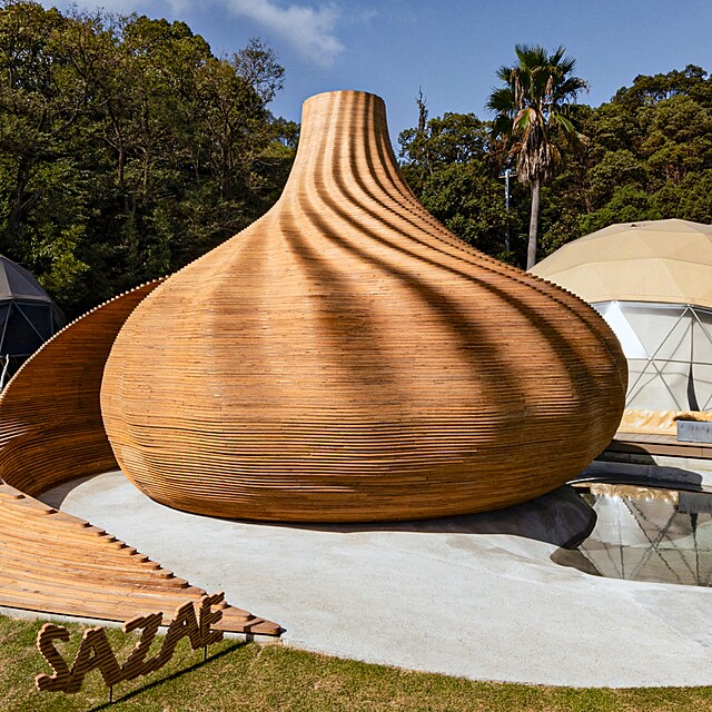 Sauna Sazae v resortu Sana Mane, zátoka Naošima, Japonsko