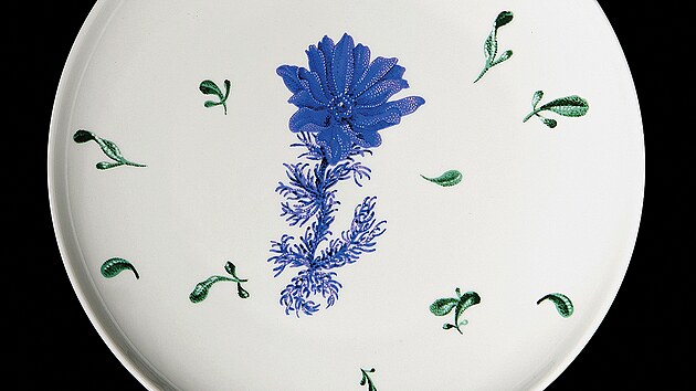 Talíře z jednotlivých kolekcí je možné zakoupit jednotlivě i v setech. Sada čtyř stojí od 2000 Kč do 4800 Kč. Více o porcelánu se dozvíte v buticích Artisème nebo na artiseme.cz.