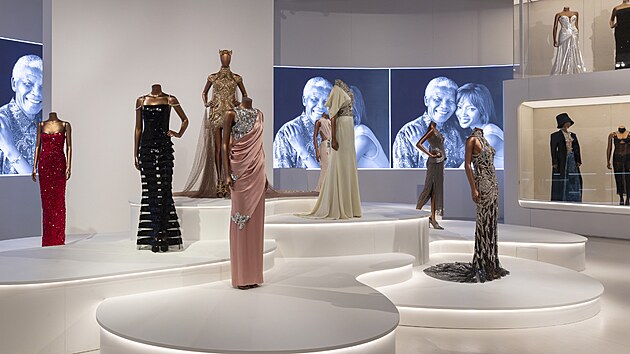 Londýnské Victoria & Albert Museum oslavuje čtyřicet let kariéry modelingové ikony