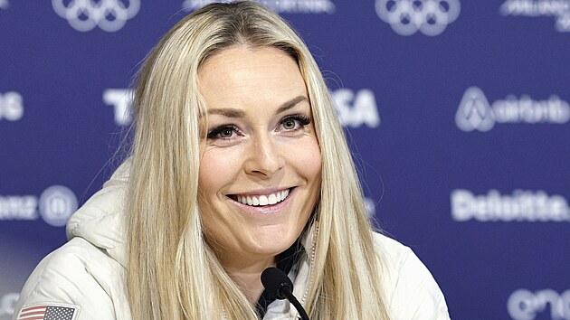 Hvězdná americká lyžařka Lindsey Vonnová na tiskové konferenci před startem olympiády. (3. února 2026)