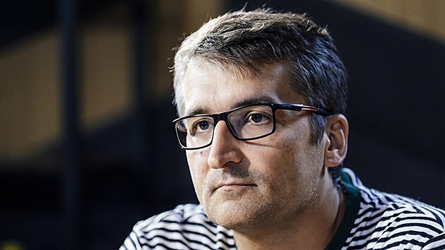 Historik Jan Adamec byl hostem v podcastu Staří bílí muži.