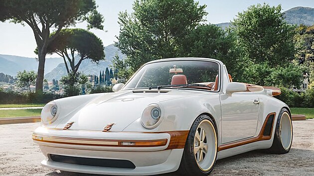 Kolaborace Porsche a Louis Vuitton. Porsche se spojilo s kalifornským Singer Vehicle Design a výsledkem jsou dvě Porsche 911.