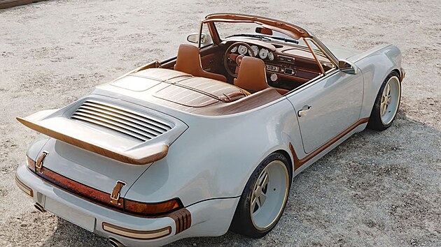 Kolaborace Porsche a Louis Vuitton.Porsche se spojilo s kalifornským Singer Vehicle Design a výsledkem jsou dvě Porsche 911.