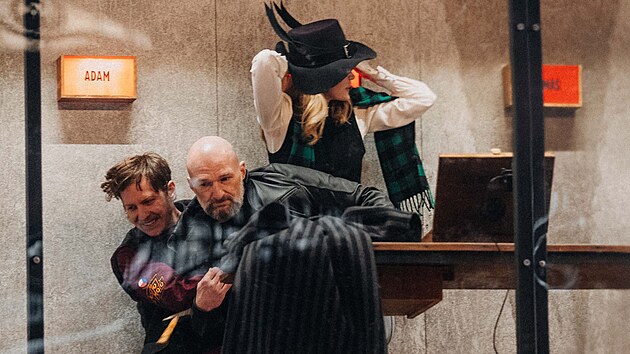Adama Dolník ve třetí sérii detektivní hry Zrádci