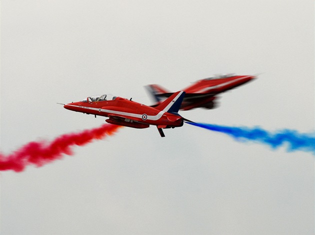 Britská akrobatická skupina Red Arrows