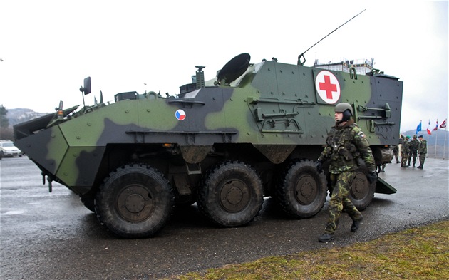 esko poskytne do spolené bojové jednotky Visegrádu zdravotníky a zajistí logistickou podporu. Na snímku zdravotnická verze obrnnce Pandur