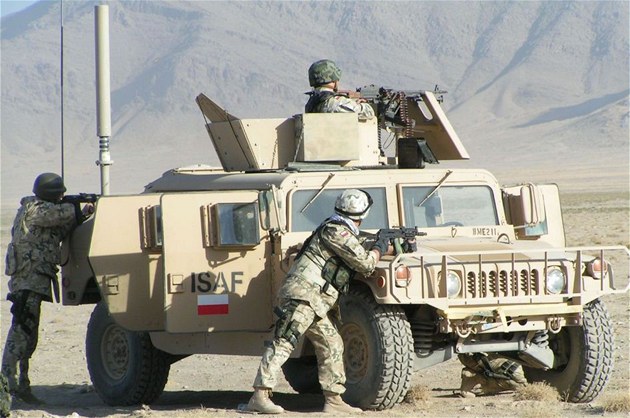 Poltí vojáci v nyní ji ukonené misi ISAF v Afghánistánu. Ilustraní foto. 