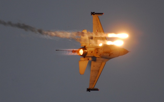Letoun F-16. Ilustraní snímek