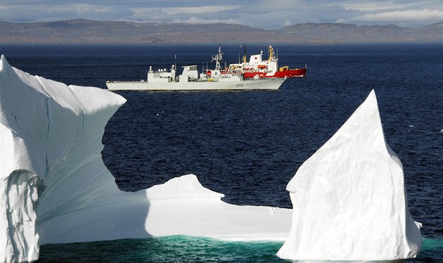 Kanadská vojenská lo v Arktid. Ilustraní foto.