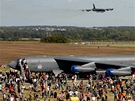 Dvojice americkch bombardru B-52 na Dnech NATO v Ostrav