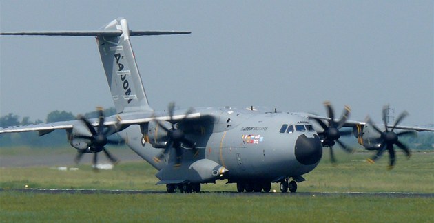 Vojenský transportní letoun Airbus A400M.