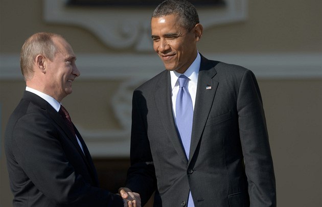 Vladimir Putin a Barack Obama ped zasedáním skupiny G20 v Petrohrad.