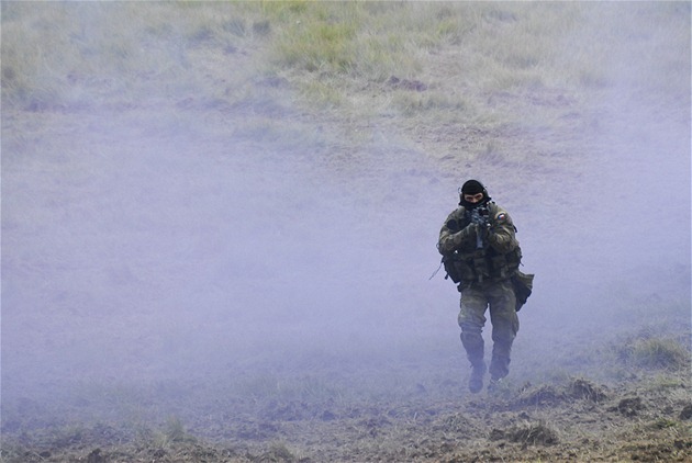 Elitní voják ze 102. przkumného praporu na Dnech NATO v Ostrav