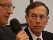 Americk generl a bval f CIA David Petraeus pevzal v Ostrav prestin