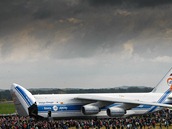 Ob letoun An-124 Ruslan v obleen nvtvnk Dn NATO v Ostrav