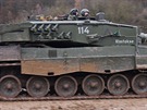 Neptelsk tank Leopard norsk armdy bhem cvien Sabre Junction II v...