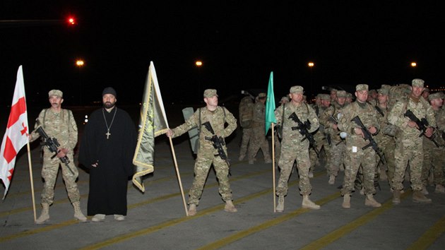 Gruzíntí vojáci ped odletem do Afghánistánu. Ilustraní foto.