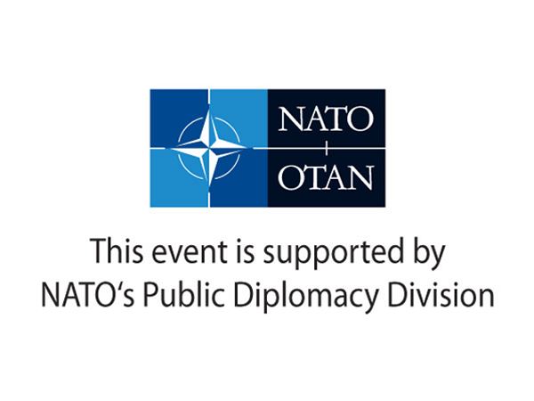 Logo NATO PDD - anglické