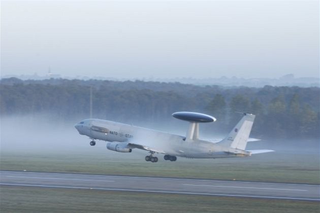 Alianní letoun AWACS. Ilustraní foto. 