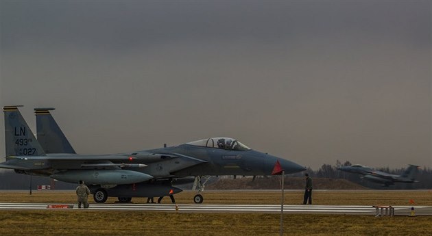 Americké stroje F-15 na litevské základn iauliai