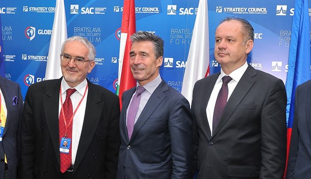 Na konferenci GLOBSEC 2014 vystoupil i generální tajemník NATO Anders Fogh